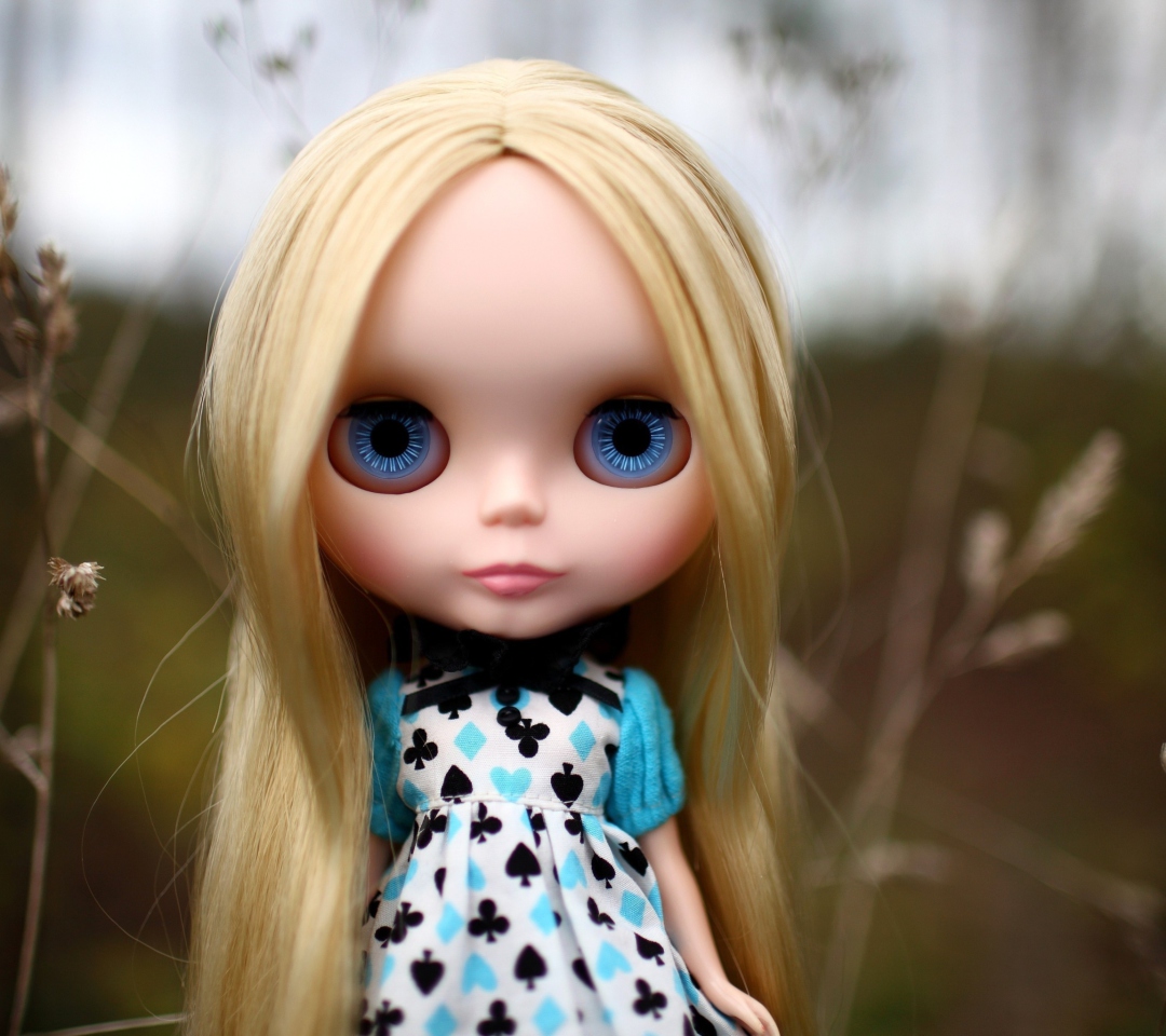 Sfondi Blonde China Doll With Blue Eyes 1080x960