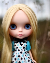 Sfondi Blonde China Doll With Blue Eyes 176x220