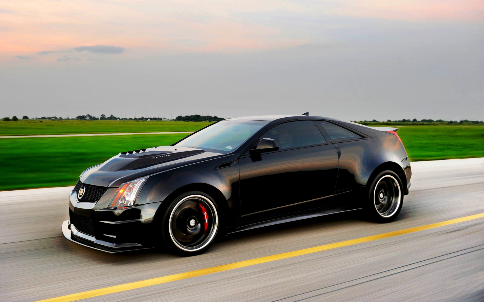 Cadillac CTS-V Coupe screenshot #1 1680x1050