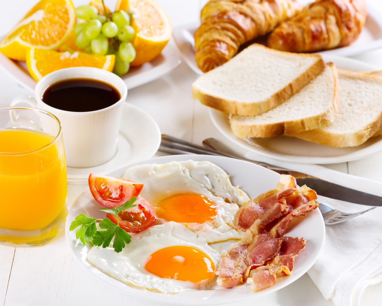 Fondo de pantalla Breakfast with espresso and orange juice 1600x1280