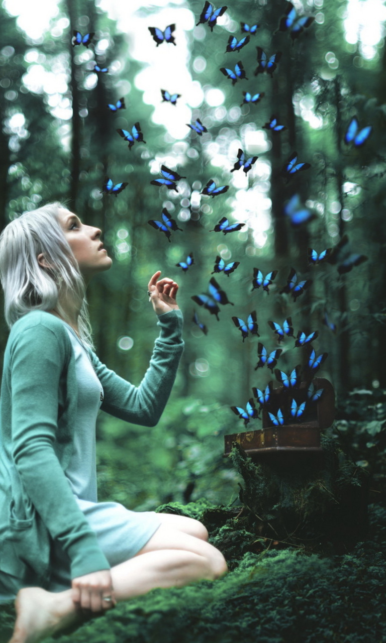Fondo de pantalla Girl And Blue Butterflies 768x1280