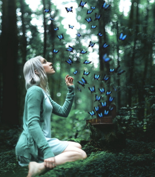 Kostenloses Girl And Blue Butterflies Wallpaper für Nokia C-Series