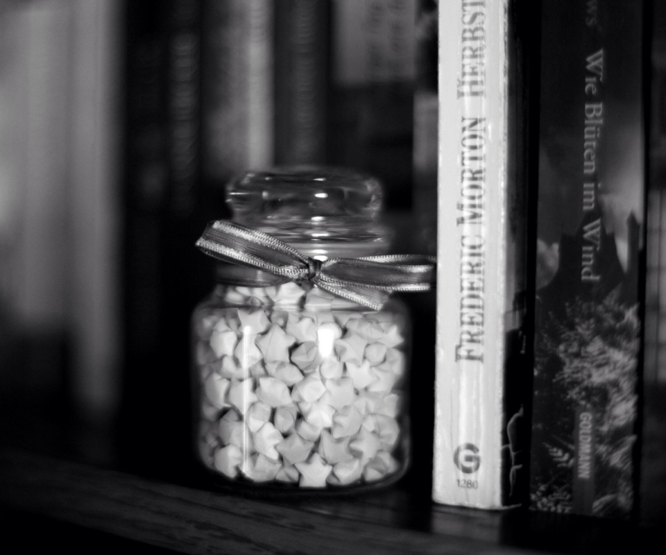 Screenshot №1 pro téma Black And White Candies Jar 960x800