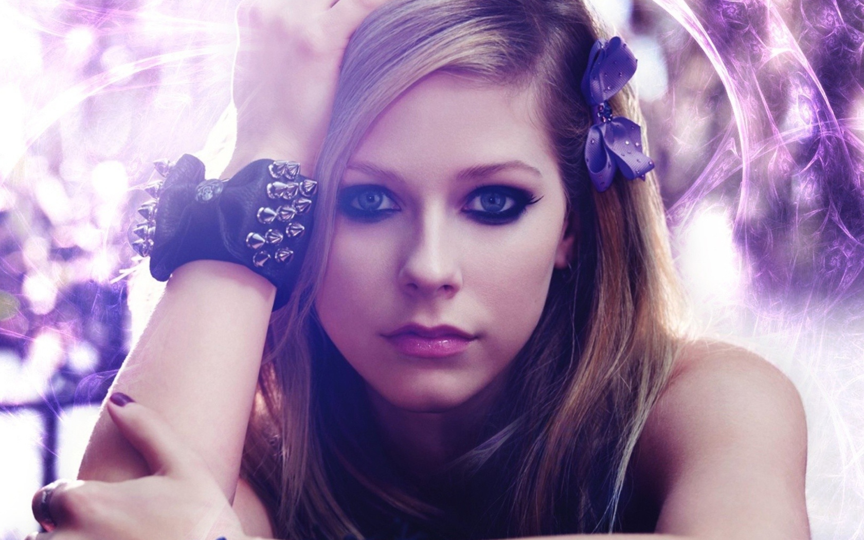 Обои Avril Lavigne Portrait 1680x1050