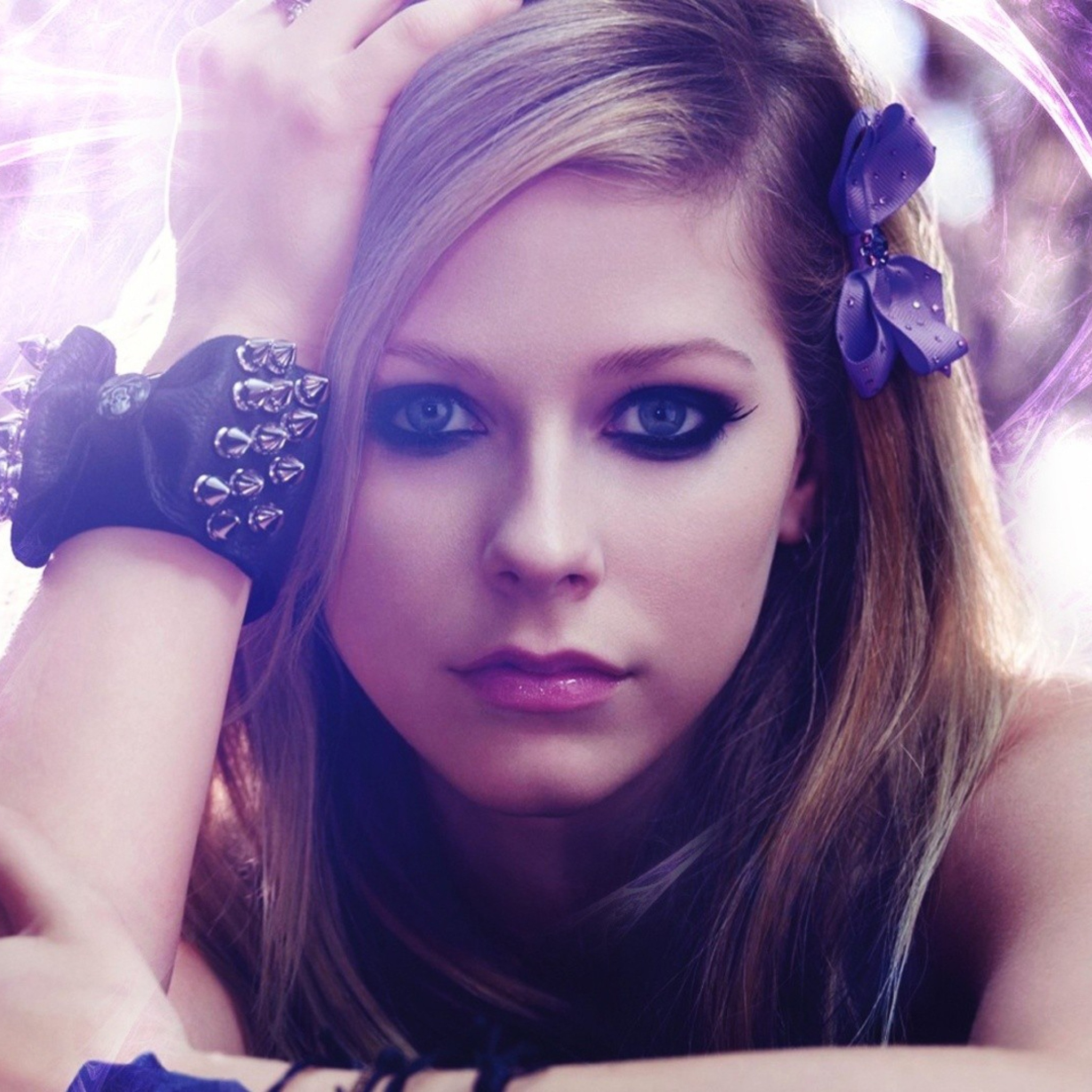 Fondo de pantalla Avril Lavigne Portrait 2048x2048