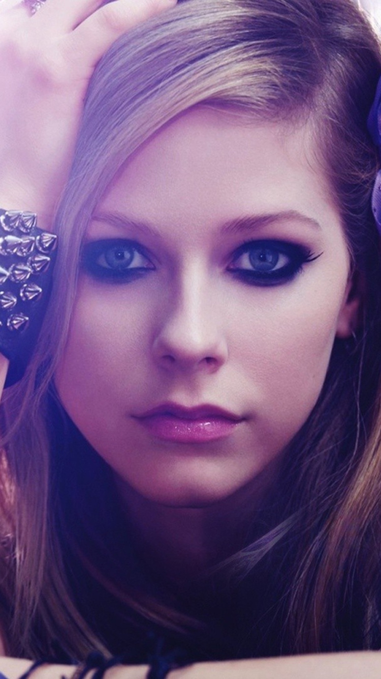 Screenshot №1 pro téma Avril Lavigne Portrait 750x1334