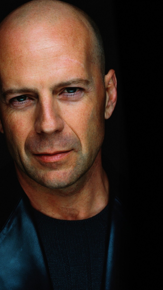 Bruce Willis screenshot #1 640x1136