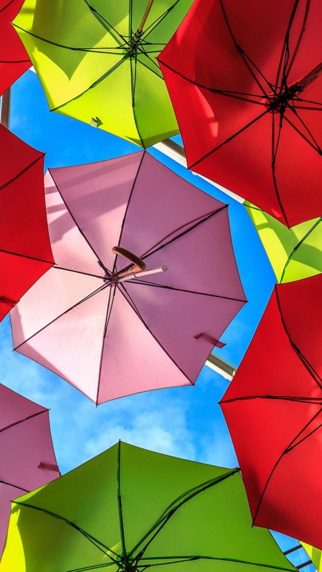 Обои Colorful Umbrellas 640x1136