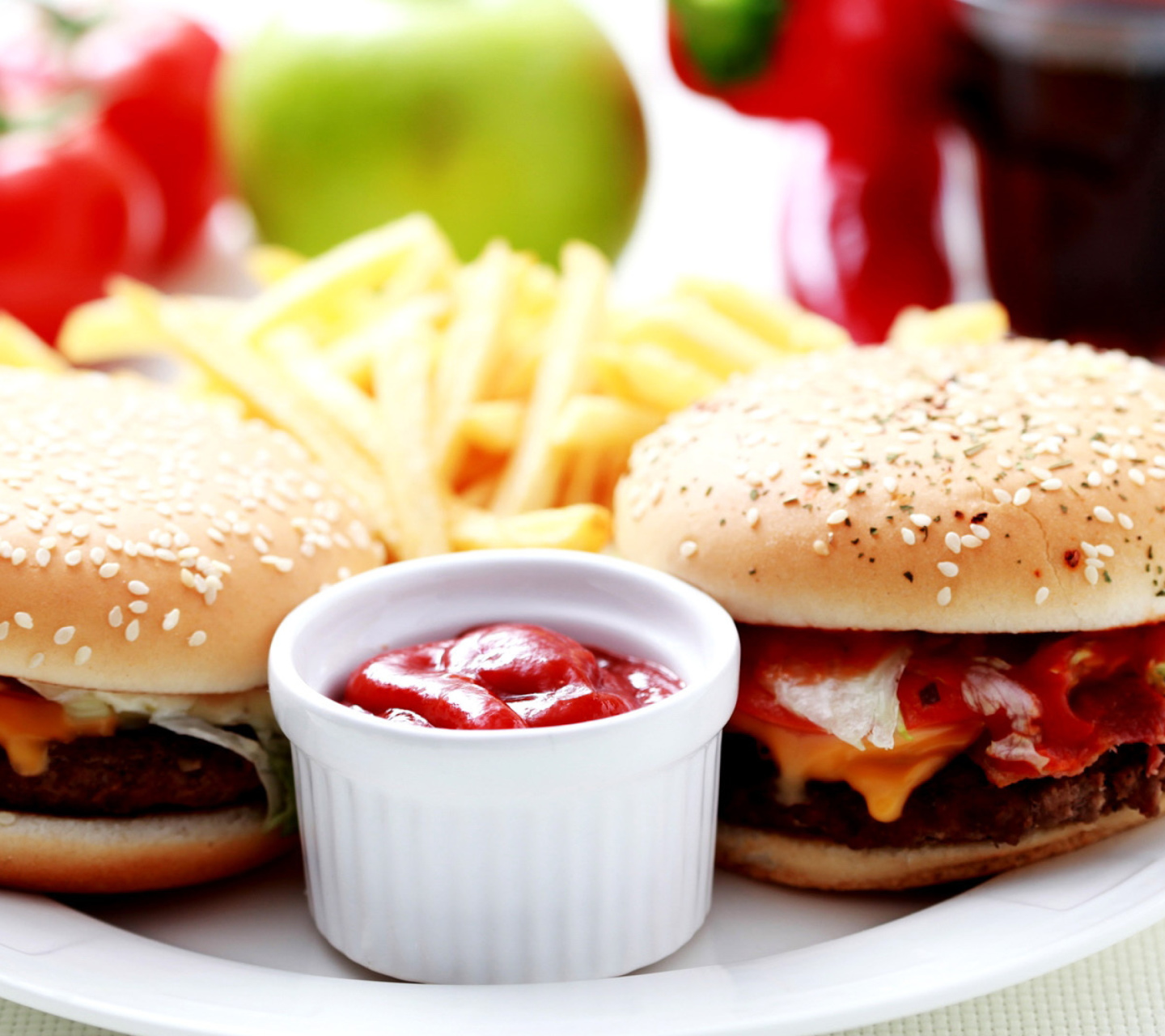 Das Burgers with Barbecue sauce Wallpaper 1440x1280