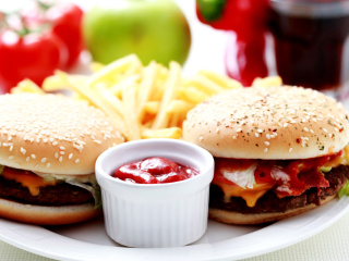 Fondo de pantalla Burgers with Barbecue sauce 320x240