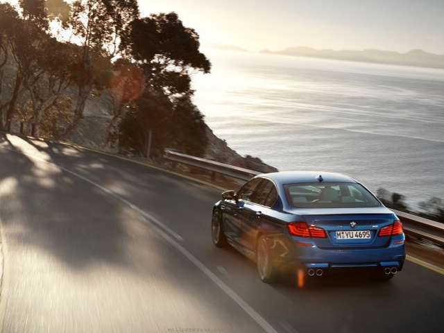 Das BMW M5 F10 Sedan Wallpaper 640x480