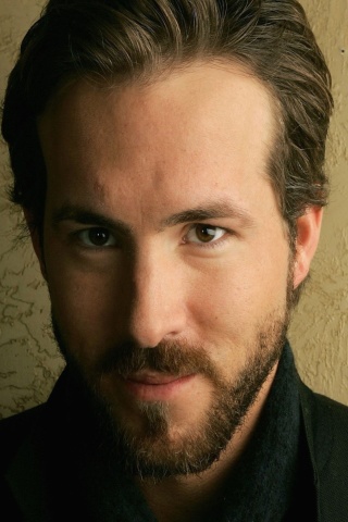 Das Ryan Reynolds Canadian actor Wallpaper 320x480
