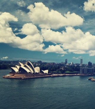 Sydney Under White Clouds - Obrázkek zdarma pro iPhone 5S