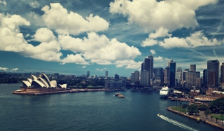 Kostenloses Sydney Under White Clouds Wallpaper für Android, iPhone und iPad