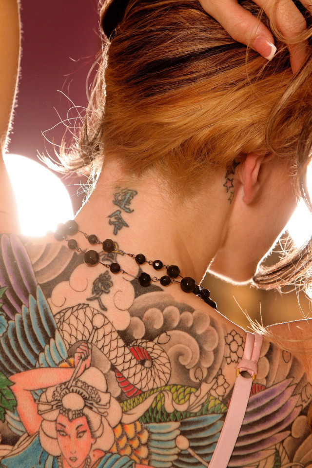 Обои Inked Girl with Tattoos 640x960