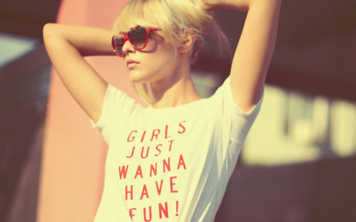 Screenshot №1 pro téma Girls Just Wanna Have Fun T-Shirt 1440x900