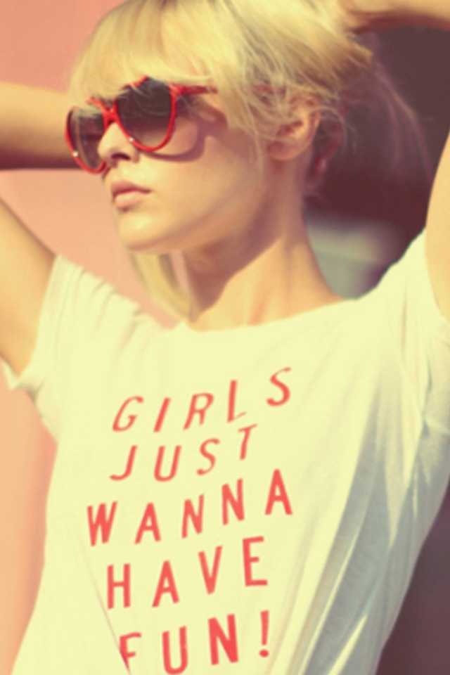 Das Girls Just Wanna Have Fun T-Shirt Wallpaper 640x960