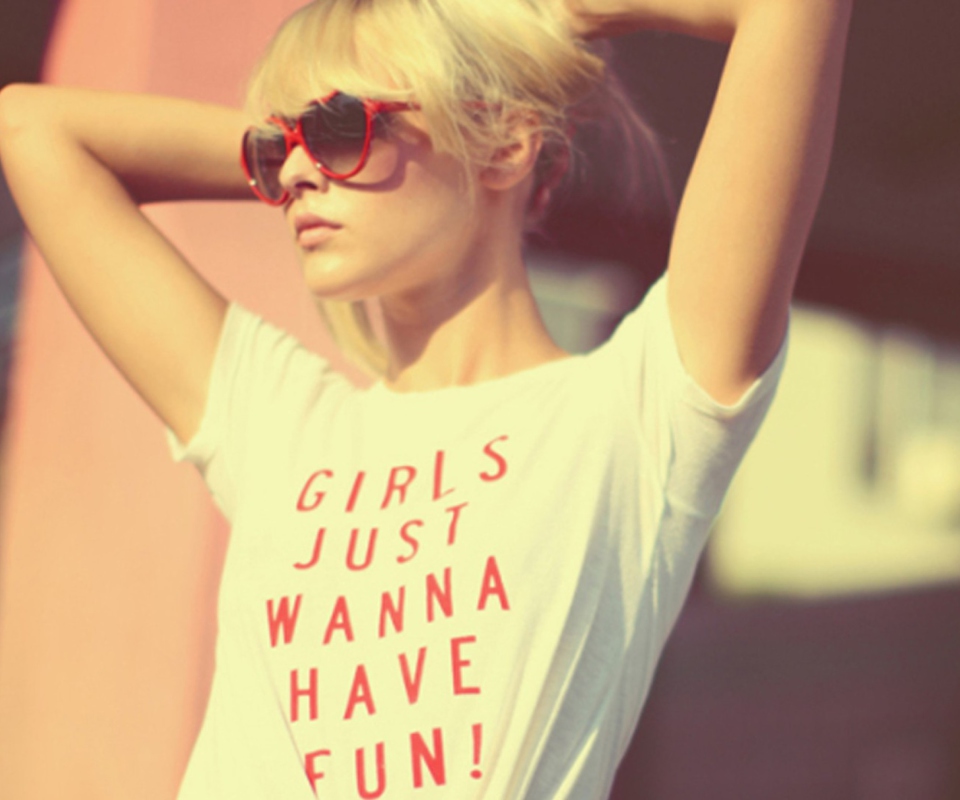 Das Girls Just Wanna Have Fun T-Shirt Wallpaper 960x800