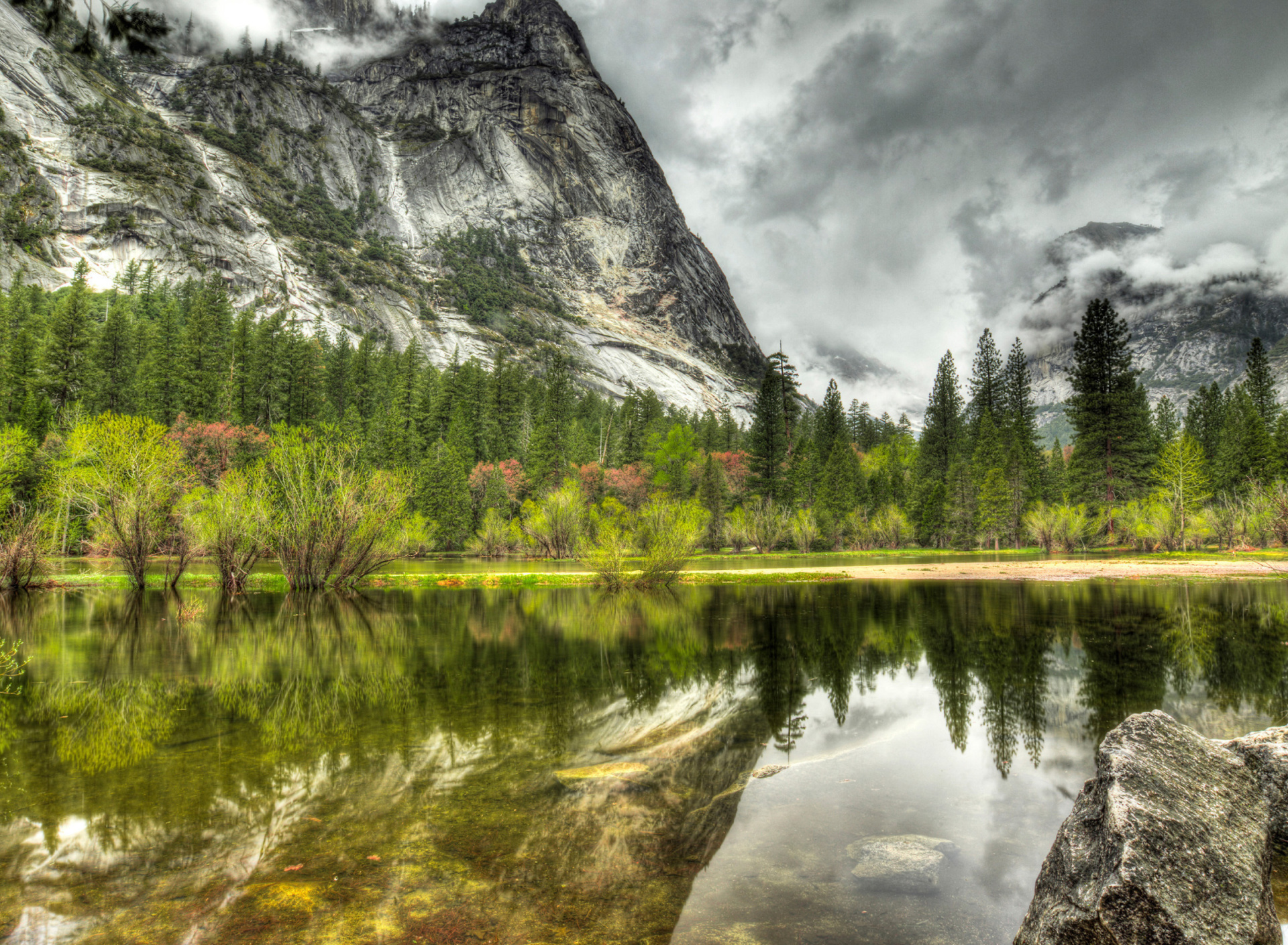 Fondo de pantalla HDR Incredible Mountains 1920x1408