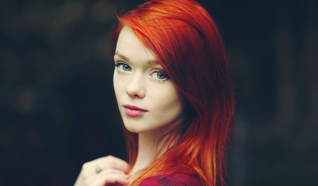 Redhead Girl wallpaper 1024x600