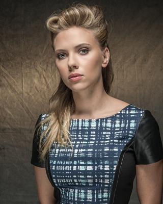 Scarlett Johansson - Obrázkek zdarma pro Nokia C2-02