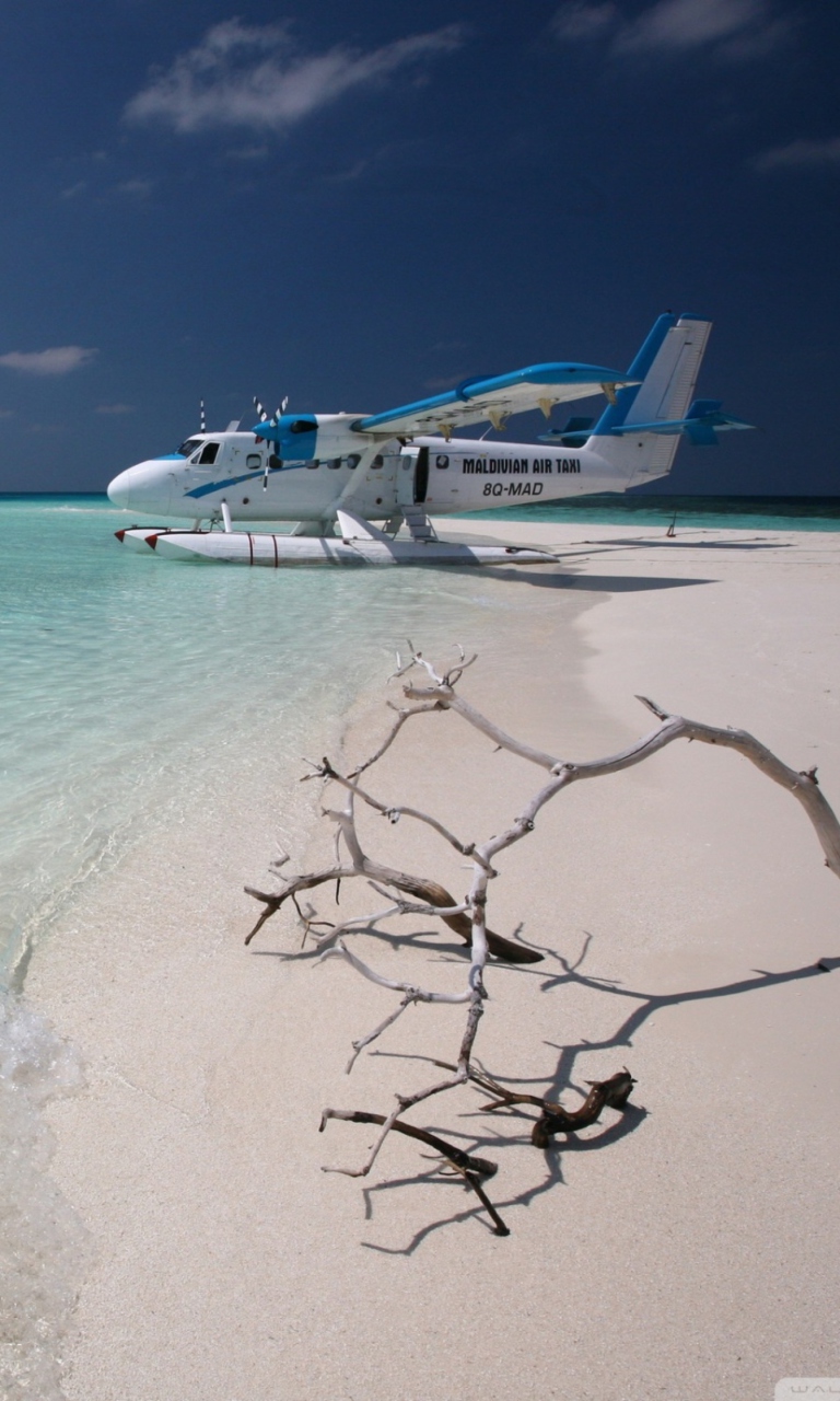Обои Maldivian Air Taxi 768x1280