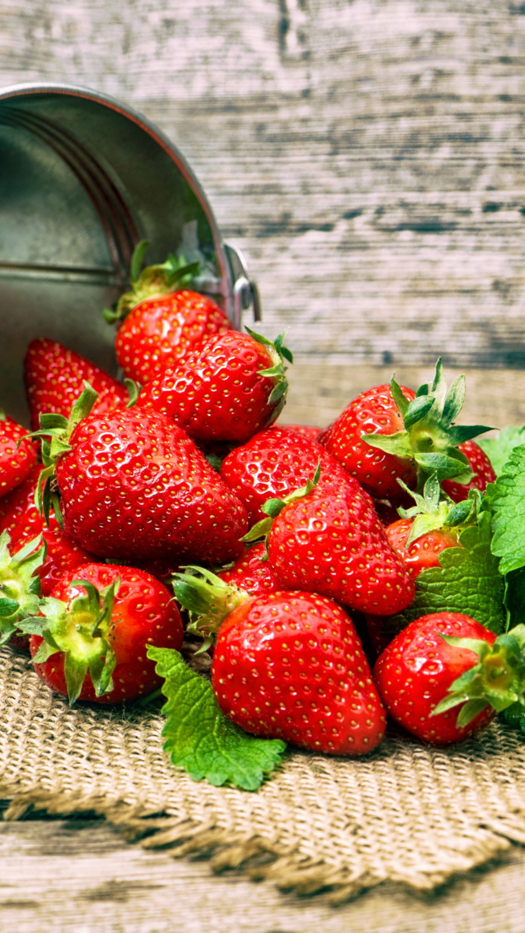 Fondo de pantalla Strawberries 1080x1920