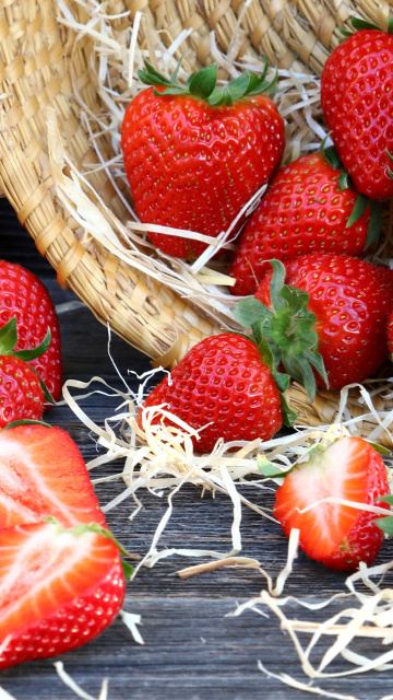 Обои Strawberry Basket 360x640