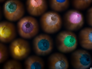 Das Colored Pencils Wallpaper 320x240