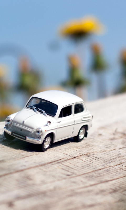 Sfondi Miniature Toy Car 480x800