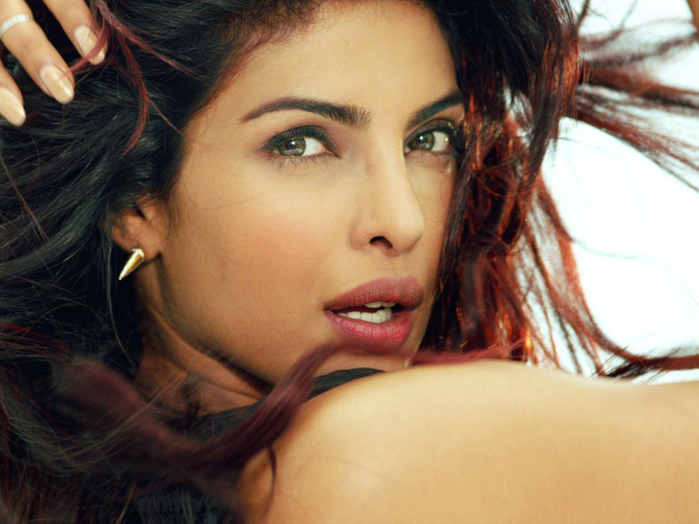 Priyanka Chopras Exotic screenshot #1 1400x1050