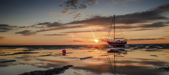 Screenshot №1 pro téma Beautiful Boat At Sunset 720x320