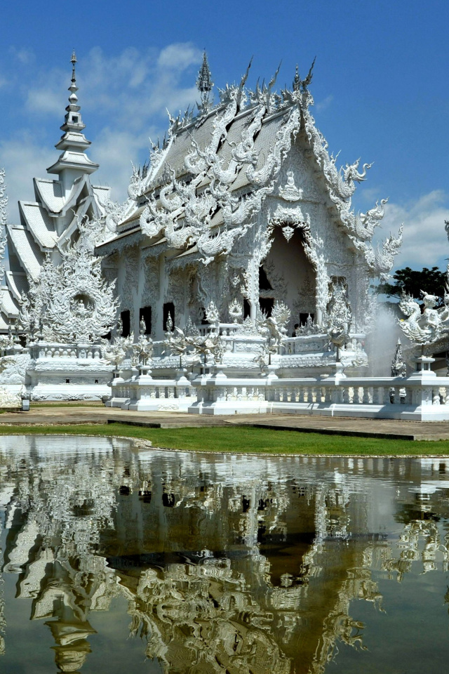 Sfondi Wat Rong Khun 640x960