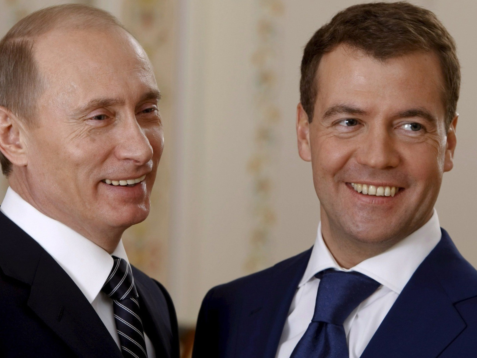 Обои Vladimir Putin Russian President and Dmitry Medvedev 1600x1200