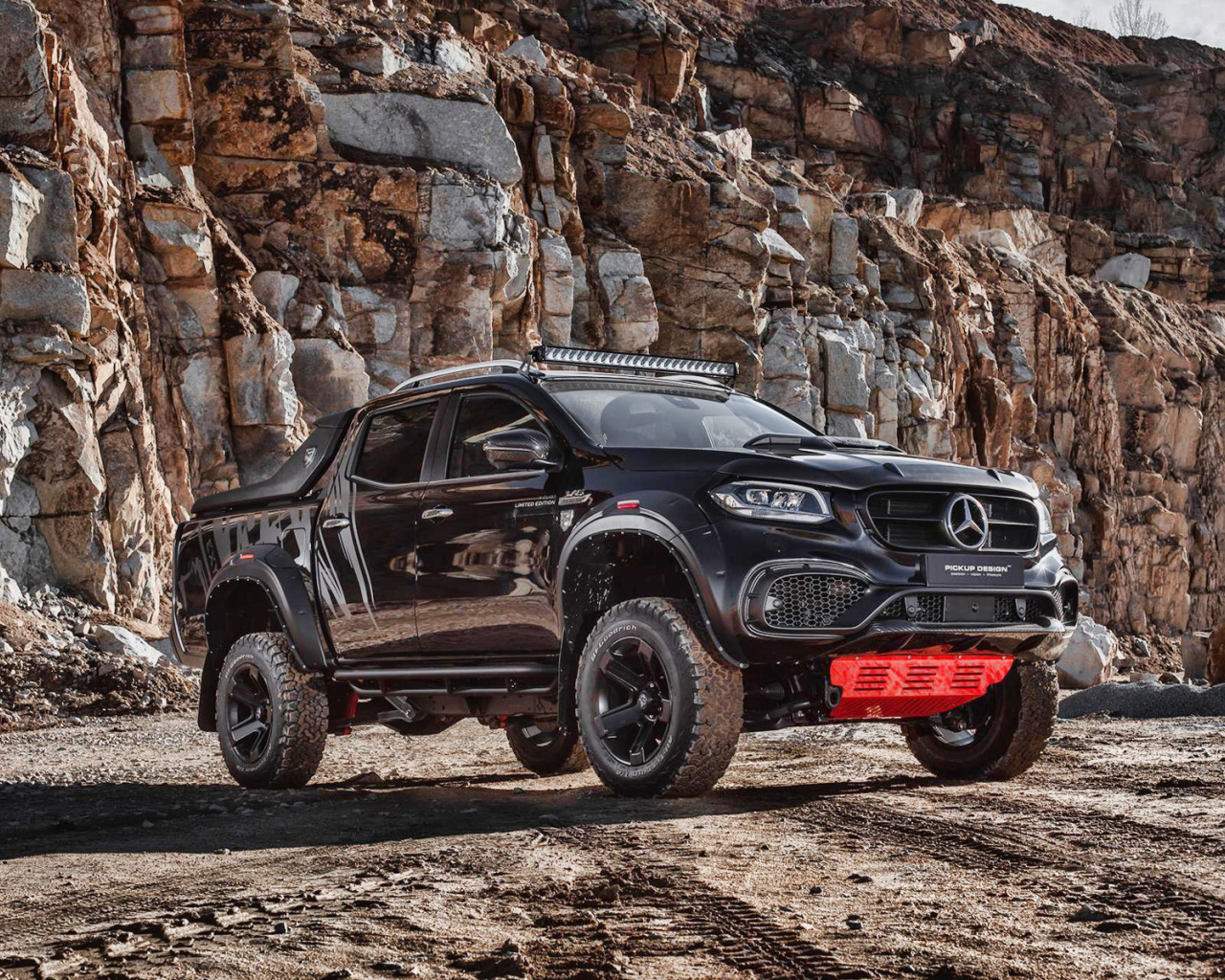 Sfondi 2020 Mercedes Benz X class Tuning 1280x1024