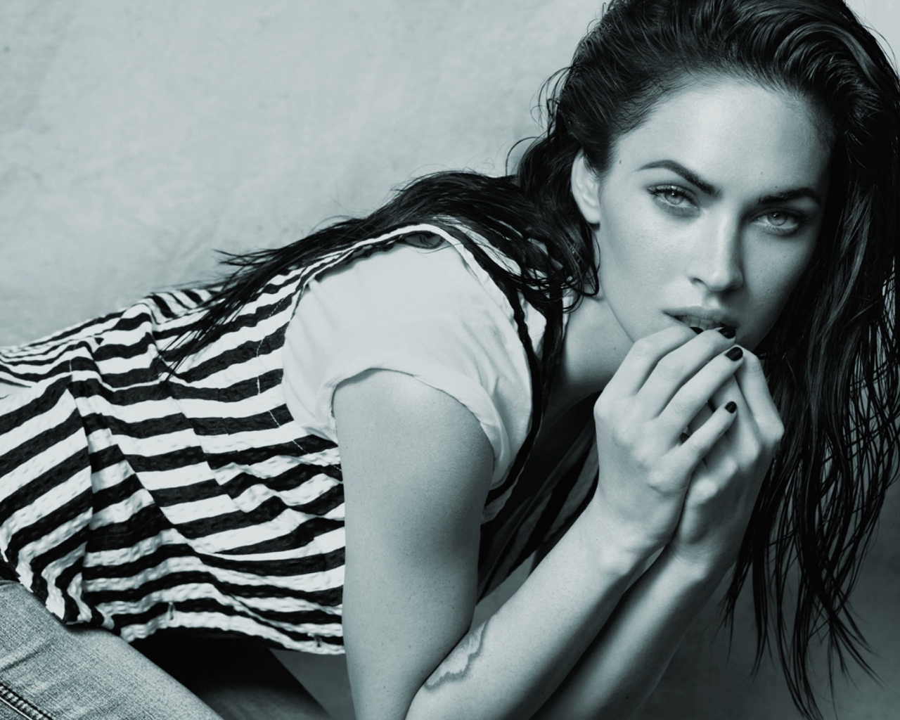 Обои Always Hot Megan Fox 1280x1024