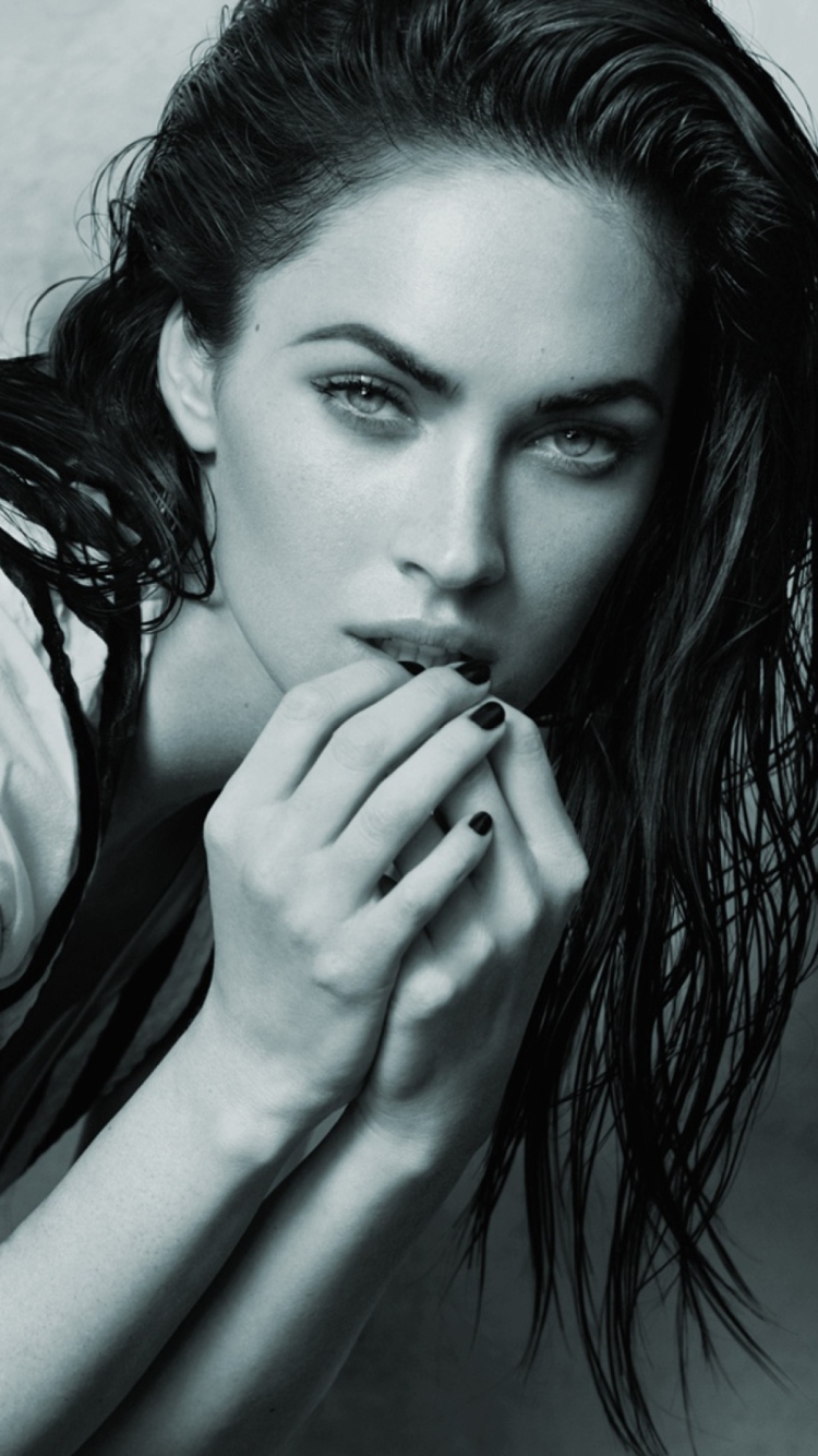 Обои Always Hot Megan Fox 750x1334