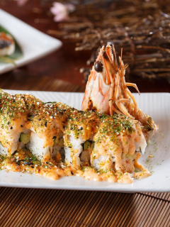 Fondo de pantalla Sushi with shrimp 240x320