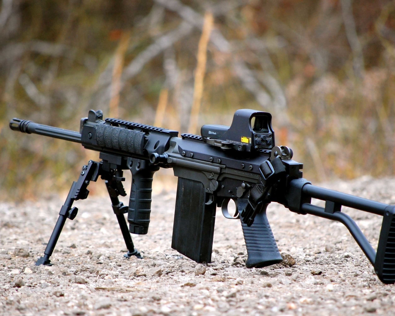 Обои FN FAL Semi Automatic Rifle 1600x1280