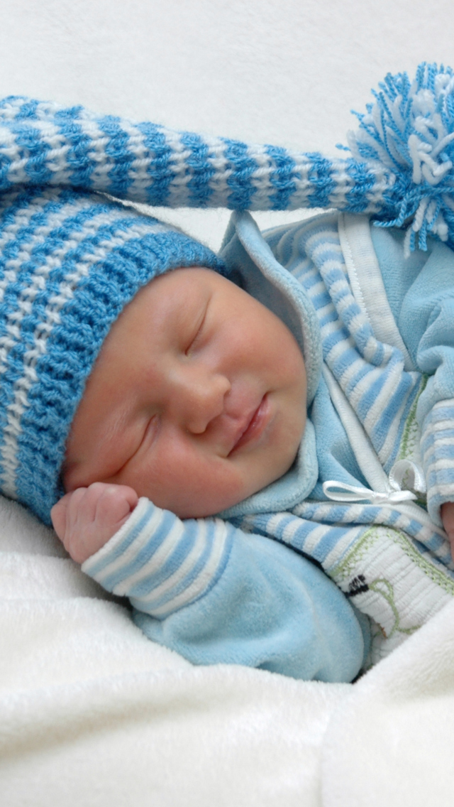 Das Happy Baby Sleeping Wallpaper 640x1136