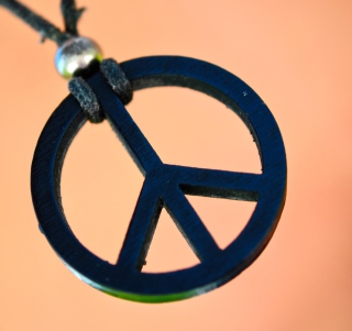 Free Peace & Love Picture for 208x208
