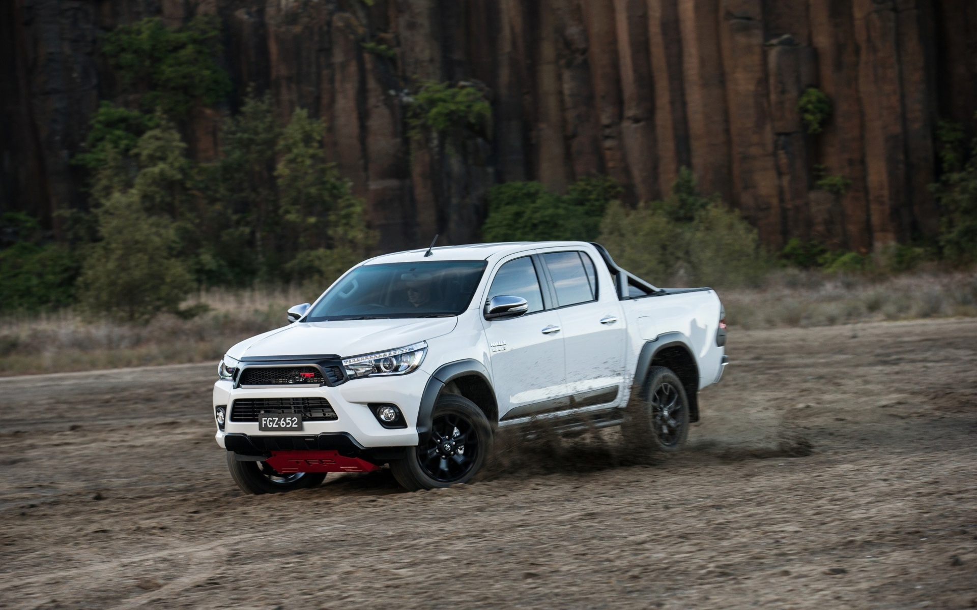 Обои Toyota HiLux TRD 1920x1200