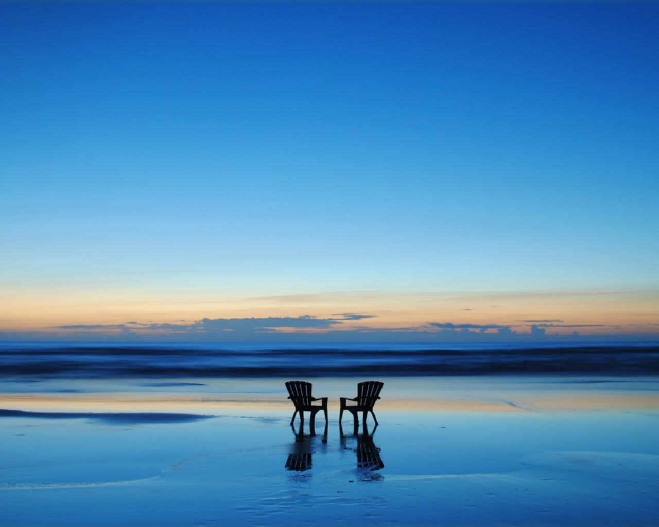 Screenshot №1 pro téma Beach Chairs For Couple At Sunset 1280x1024