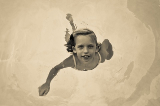 Swim Across The World - Obrázkek zdarma pro HTC Hero