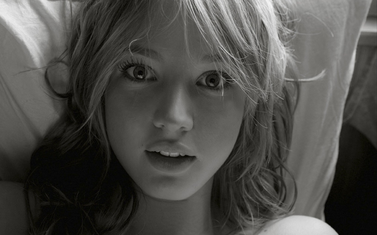 Das Cute Blonde Girl Black And White Wallpaper 1280x800