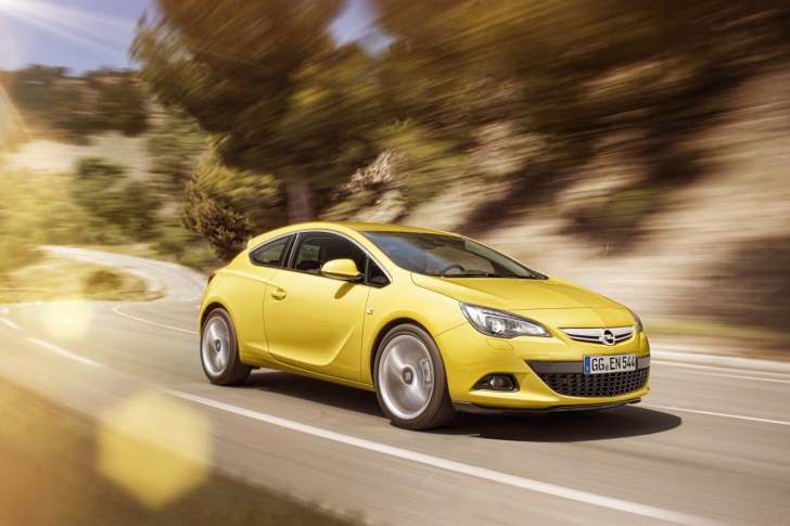 Opel Astra GTC screenshot #1