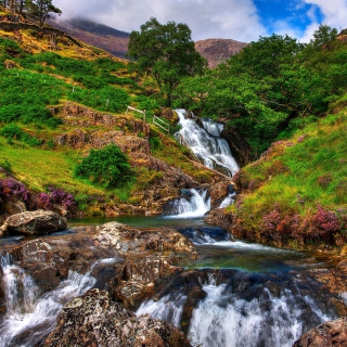 Snowdonia National Park in north Wales sfondi gratuiti per 128x128