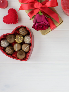 Обои New Years Eve Box of Chocolates 240x320