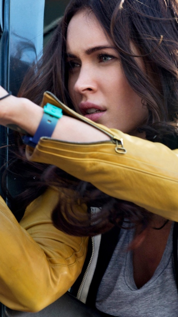 Fondo de pantalla Megan Fox In Teenage Mutant Ninja Turtles 360x640