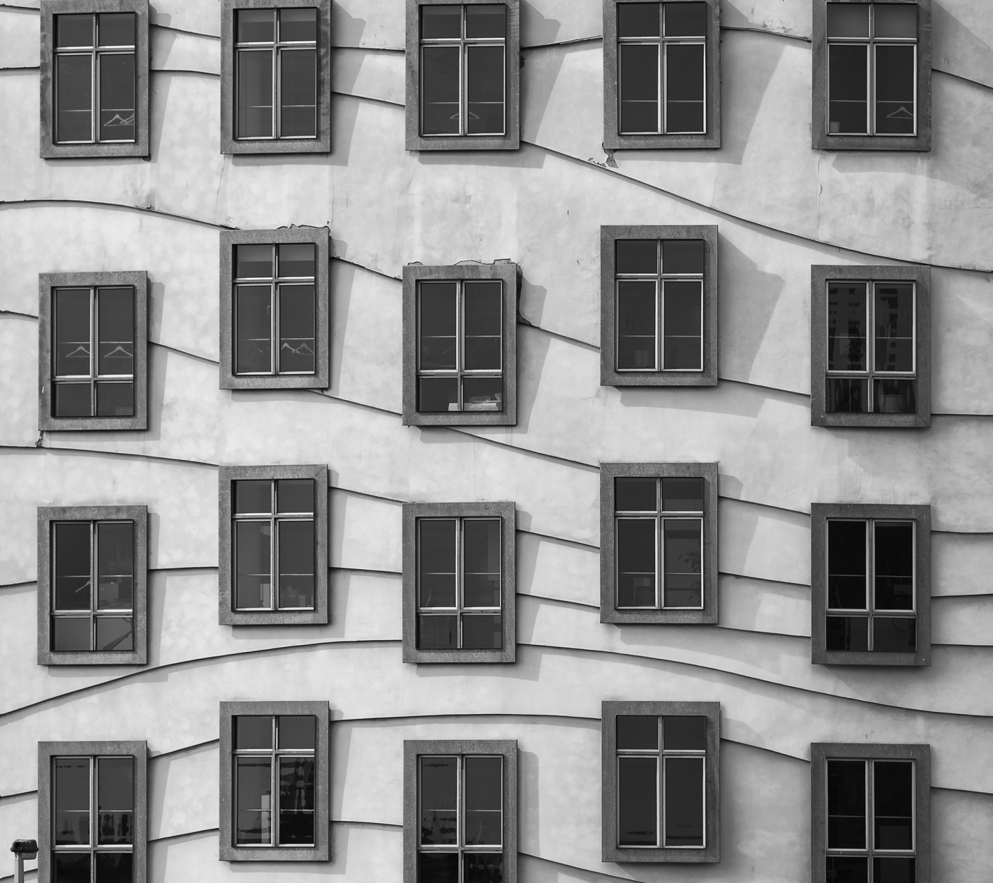 Das Windows Geometry on Dancing House Wallpaper 1440x1280